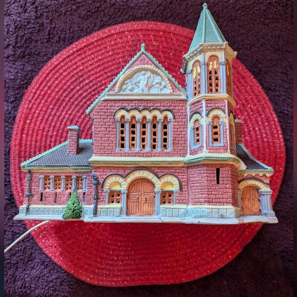 Lemax Illuminated Bethel Memorial Cathedral 1994 Flawed - Picture 2 of 13